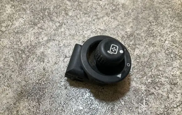 Land Rover Range Rover Sport L320 Wing mirror switch YUF500010 03930351