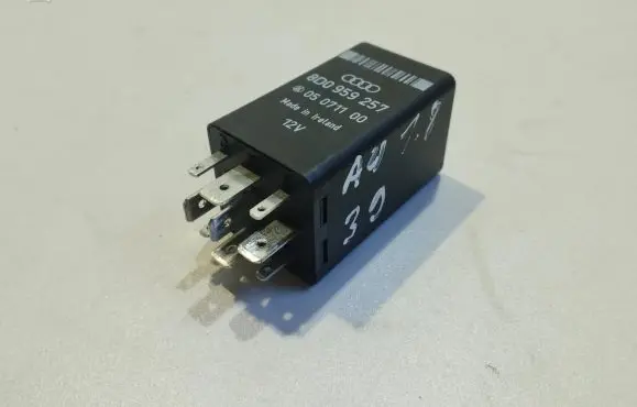 Audi A4 S4 B5 8D Other relay 8D0959257 05071100