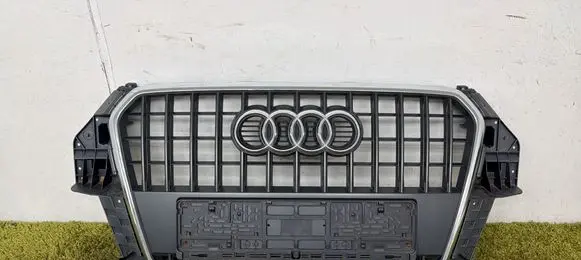 Audi Q3 8U Front grill 8U0853653H