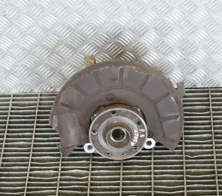 Front wheel hub