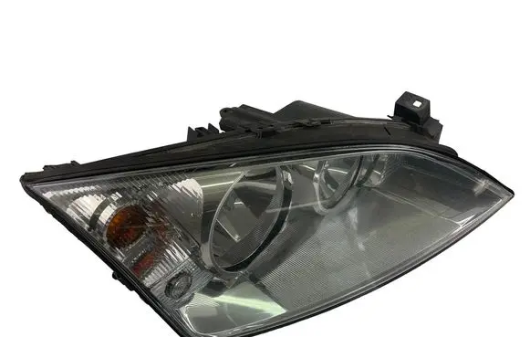 Ford Mondeo Mk III Headlight/headlamp 1S7113005AK