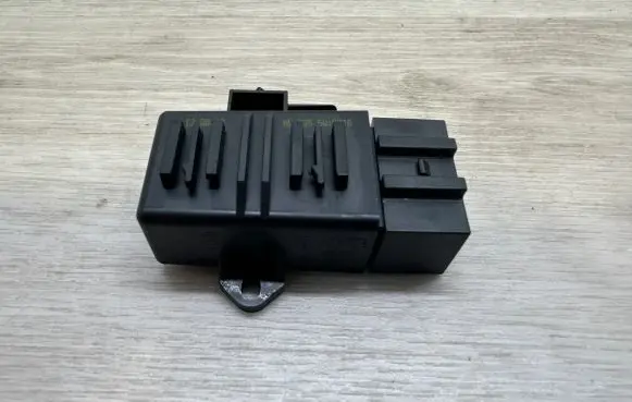 Volkswagen Touareg II Seat heating relay 3T0959772