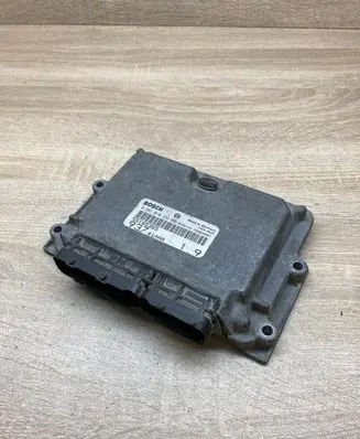 Alfa Romeo 147 Engine control unit/module ECU 55185365 0281010332
