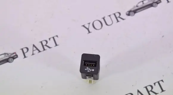 BMW 5 E60 E61 USB socket connector 9237656