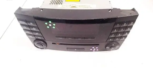 Mercedes-Benz E W211 Radio/CD/DVD/GPS head unit A2118209789