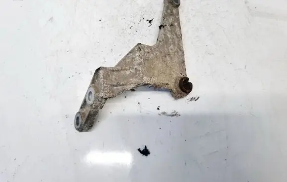 Ford Mondeo MK I Engine mounting bracket 93BB3E679AD 93BB-3E679-AD