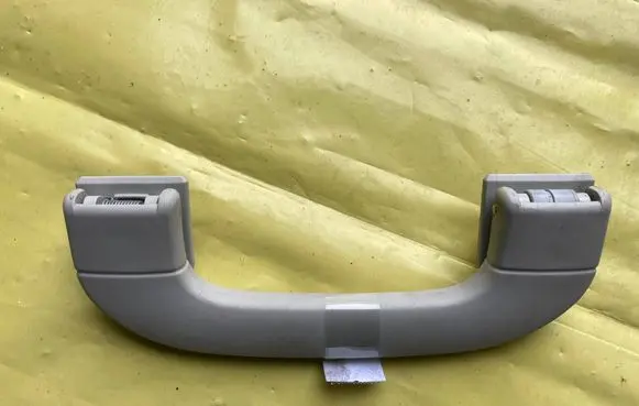 Mercedes-Benz A W169 Front interior roof grab handle A1698100151