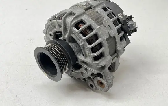 Volvo XC90 Generator/alternator 30659580 C83HC 0125812009