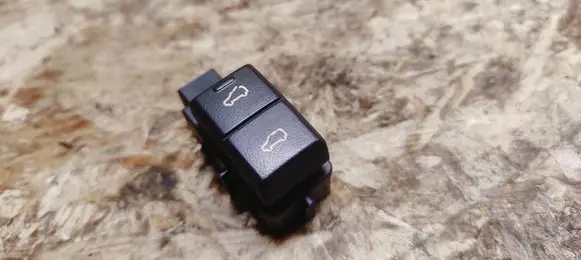 Land Rover Range Rover Sport L320 Sunroof switch YUC500030PVJ