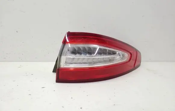 Ford Fusion II Rear/tail lights DS7313404AH DS7313404
