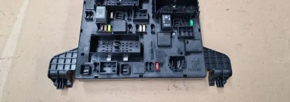 Opel Astra J Trunk lid opening control unit 