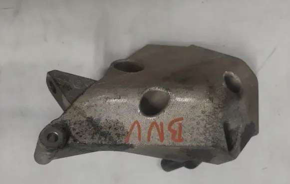 Volkswagen Polo V 6R Engine mount bracket 045199207