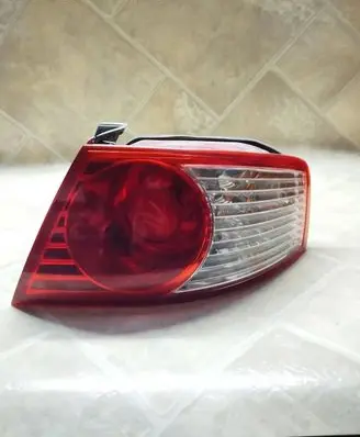 KIA Opirus Rear/tail lights