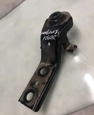 Renault Megane E-Tech Muffler mount bracket/holder 15mz0a