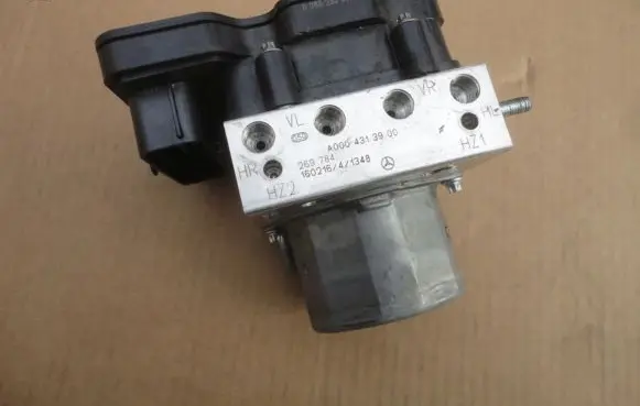 Mercedes-Benz GLA W156 ABS Pump A0004313900 20BENZYNA