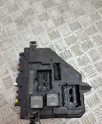 Ford Explorer Fuse module 6L2T15604AS 3521AFR06U25 KOBFR06U251