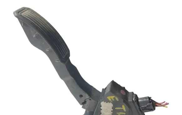 Toyota Avensis T270 Accelerator throttle pedal 7811002021 02075315129 11038A