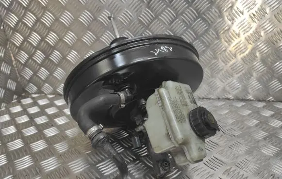 Volkswagen Touran I Brake booster 1T1614105L 1K1611301C