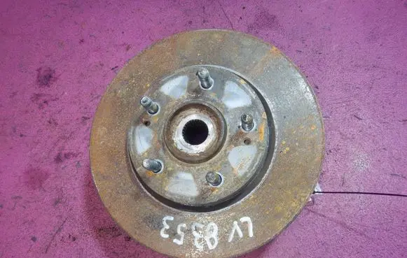 Mitsubishi Lancer VIII Front wheel hub spindle knuckle