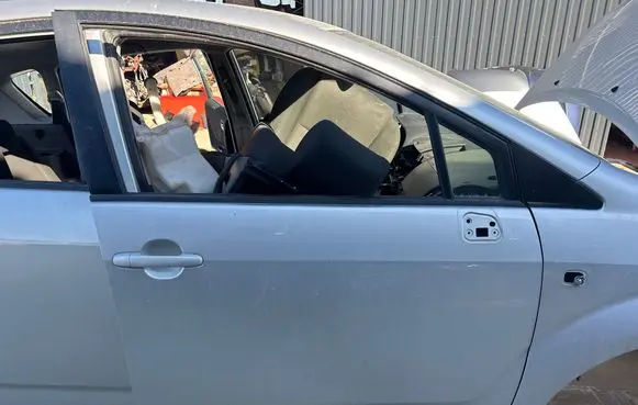 Toyota Corolla Verso AR10 Front door