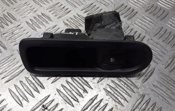 Renault Megane II Quarter vent window switch 156015540