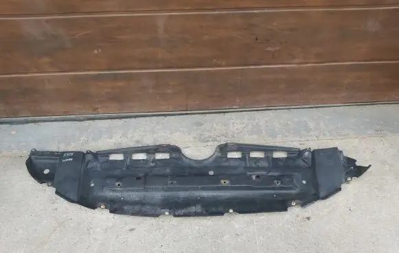 Toyota Sienna XL30 III Engine splash shield/under tray