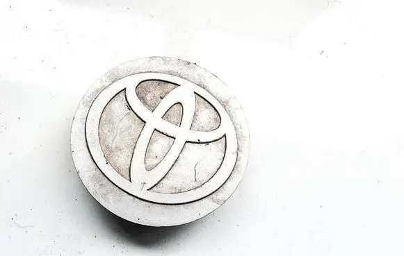 Toyota Corolla E120 E130 Original wheel cap 5605 56-54