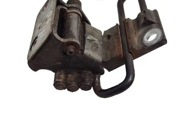 Volkswagen PASSAT B6 Front door lower hinge 3C8831412A