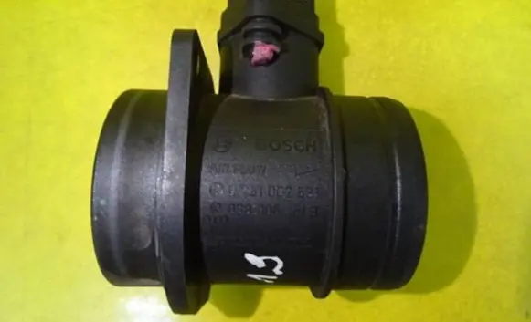 Volkswagen Golf V Mass air flow meter 038906461B 0281002531