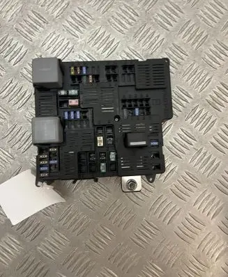 Volvo XC90 Fuse module 31473770