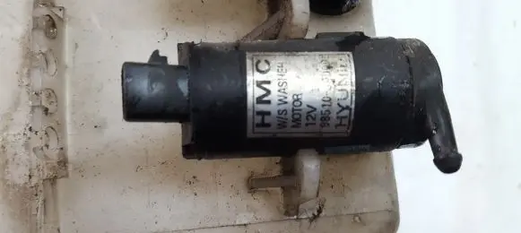 Hyundai Trajet Windscreen/windshield washer pump 986103A000 98610-3A000