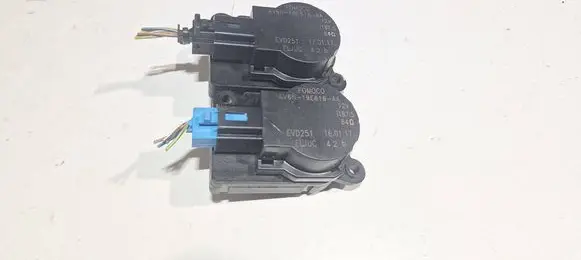 Ford Grand Tourneo Connect Air flap motor/actuator AV6N19E616AA
