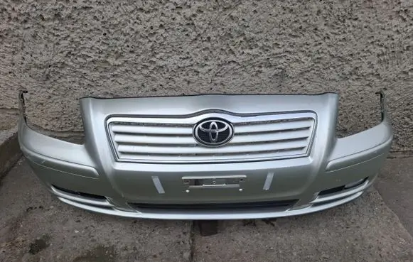 Toyota Avensis T250 Front bumper 