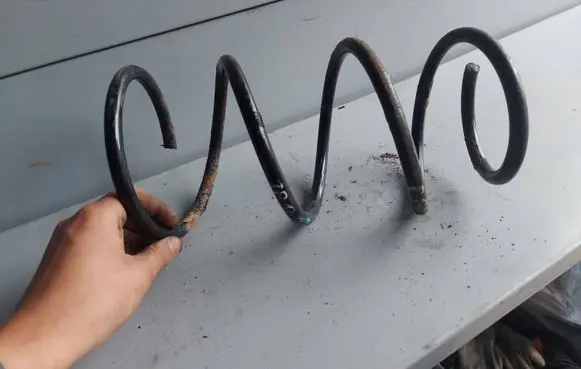 Toyota Prius (XW20) Front coil spring