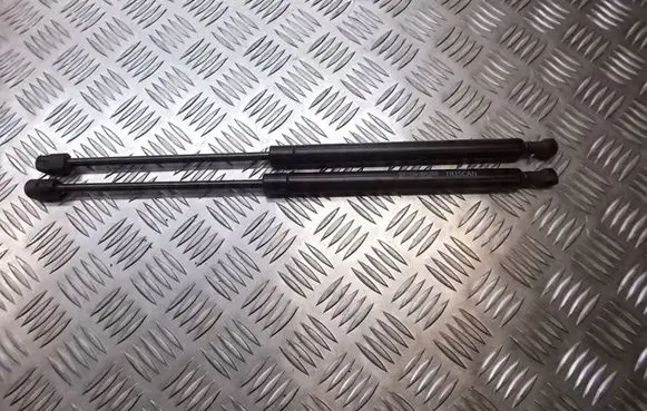 Volkswagen PASSAT B5.5 Tailgate/trunk/boot tension spring 