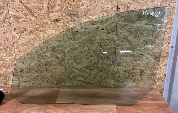 Volvo V70 Front door window glass four-door 43R001106 E000186 DOT57M53AS2