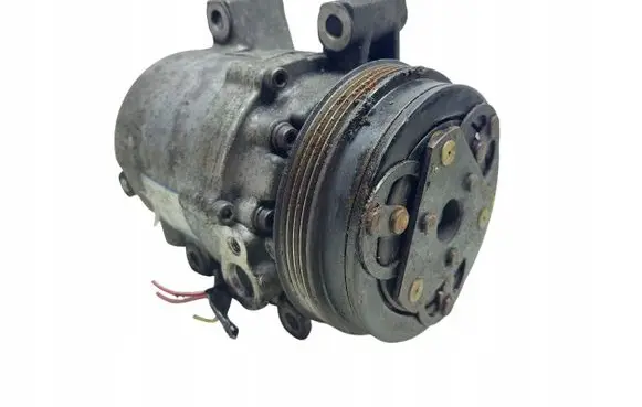 Subaru Impreza I Air conditioning (A/C) compressor (pump) 73111FA000