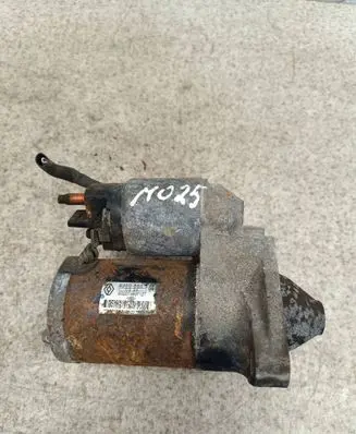 Renault Megane III Starter motor 8200665518 M000T45971ZT