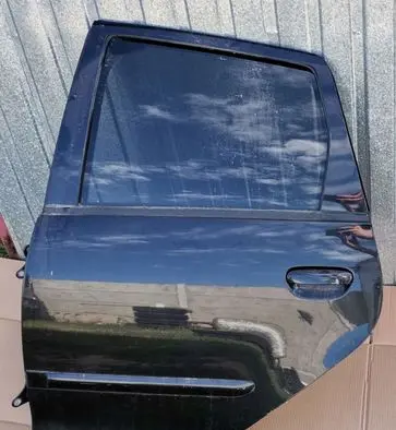 Mitsubishi Colt Rear door