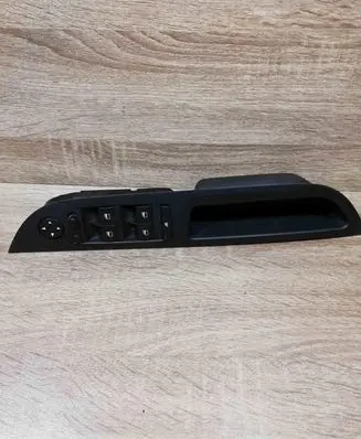 BMW 5 E60 E61 Electric window control switch 9122111 10W07E05 MT071100084
