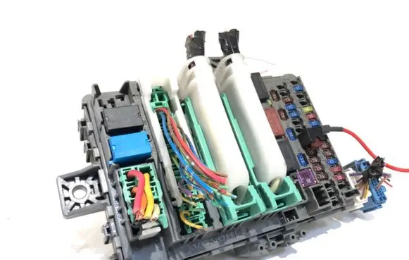 Honda Civic IX Fuse box set TR0-G430