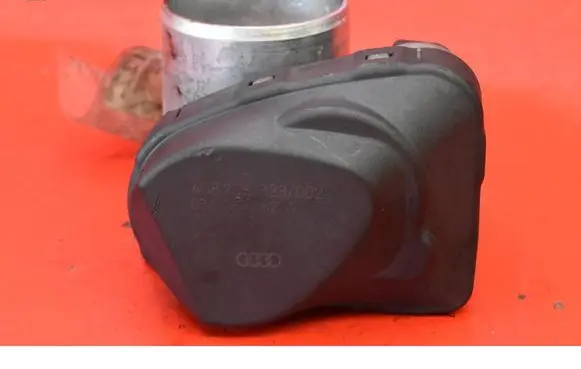 Volkswagen Bora Throttle body valve 036133062A