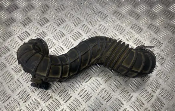 Audi A6 S6 C4 4A Air intake hose/pipe 4A0145747A 2L05804