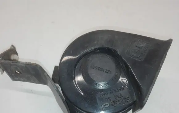 Audi A8 S8 D3 4E Horn signal 4E0951221 0052383