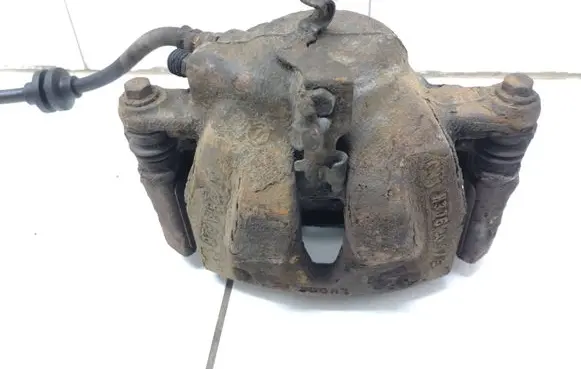 Peugeot 807 Front brake caliper