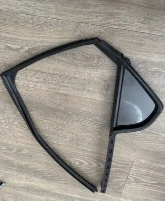 Toyota C-HR II Rear vent window glass 68152F4050 43R00101