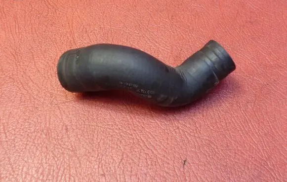Volkswagen Golf VII Engine coolant pipe/hose 5Q0122157AJ