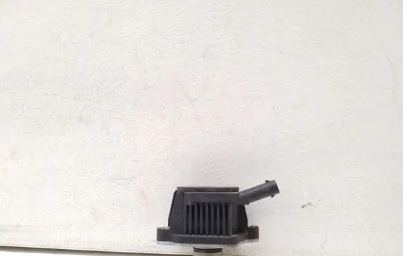 Volkswagen Tiguan Camshaft vanos timing valve 04E906048A