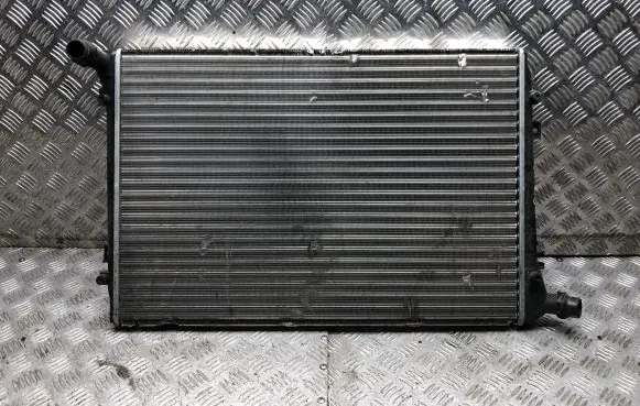 Volkswagen PASSAT B6 Coolant radiator
