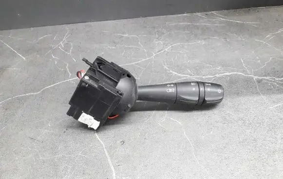 Renault Clio IV Fog light switch E10670303